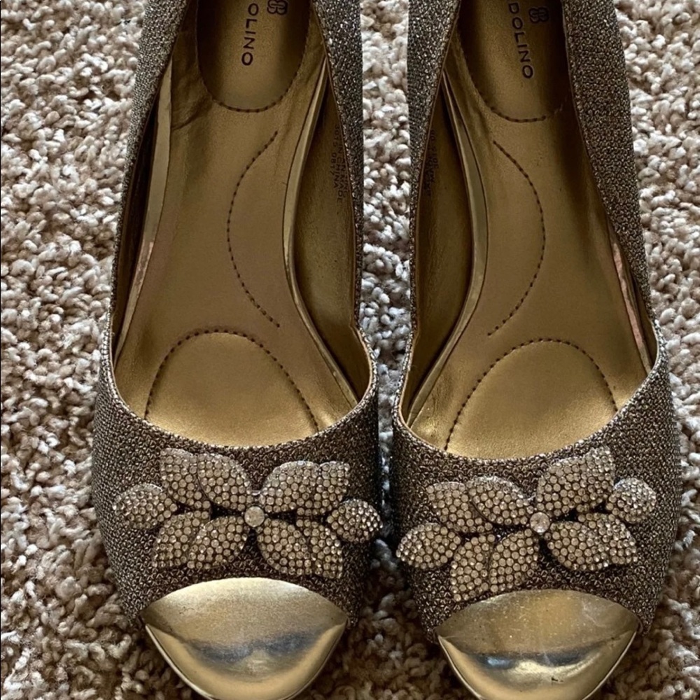 Bandolino peep toes